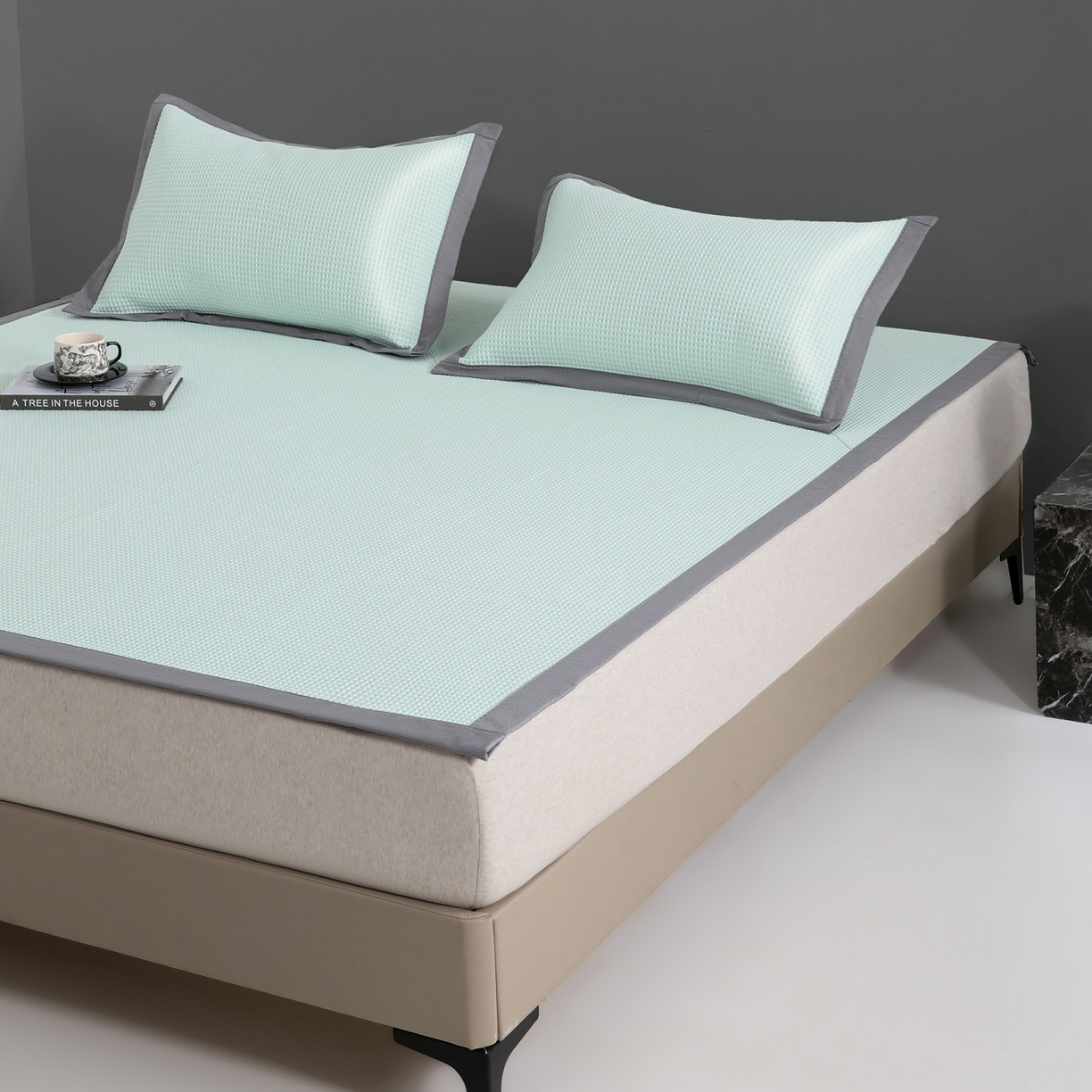 91家纺网 家纺一手货源 找家纺 耀悦家纺 2026款100%乙纶凉席pe凉感华夫格凉席加厚三明治三件套床笠床席子枕套 华夫格-水绿床席款