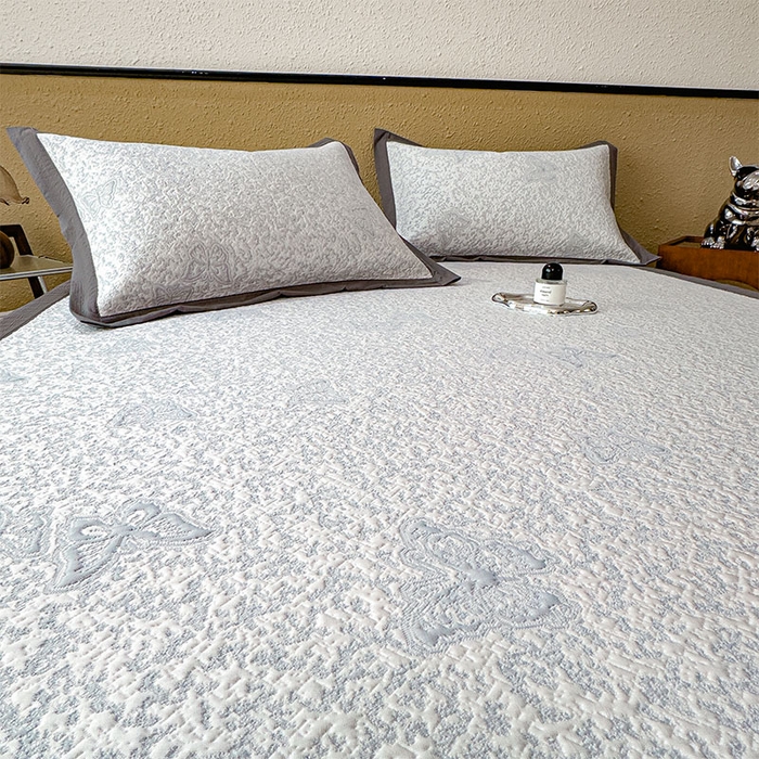 91家纺网 家纺一手货源 找家纺 （总）几禾 2026新款凉感抗菌提花豆豆凉席蝶舞花语