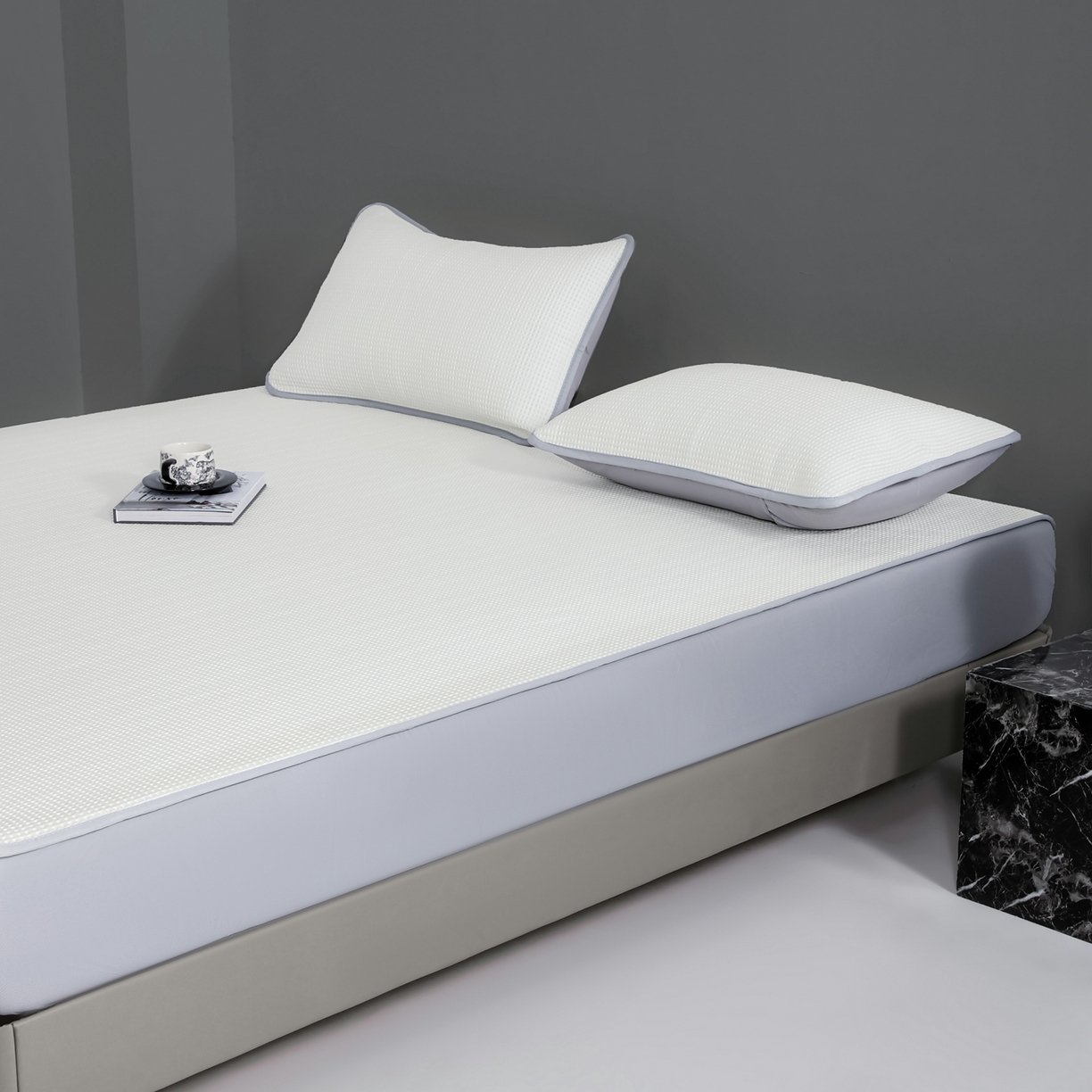 91家纺网 家纺一手货源 找家纺 耀悦家纺 2026款100%乙纶凉席pe凉感华夫格凉席加厚三明治三件套床笠床席子枕套 奶白-床笠款