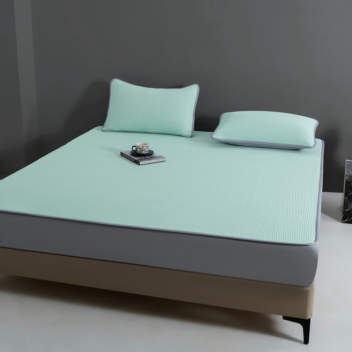 91家纺网 家纺一手货源 找家纺 耀悦家纺 2026款100%乙纶凉席pe凉感华夫格凉席加厚三明治三件套床笠床席子枕套 清凉绿-床笠款