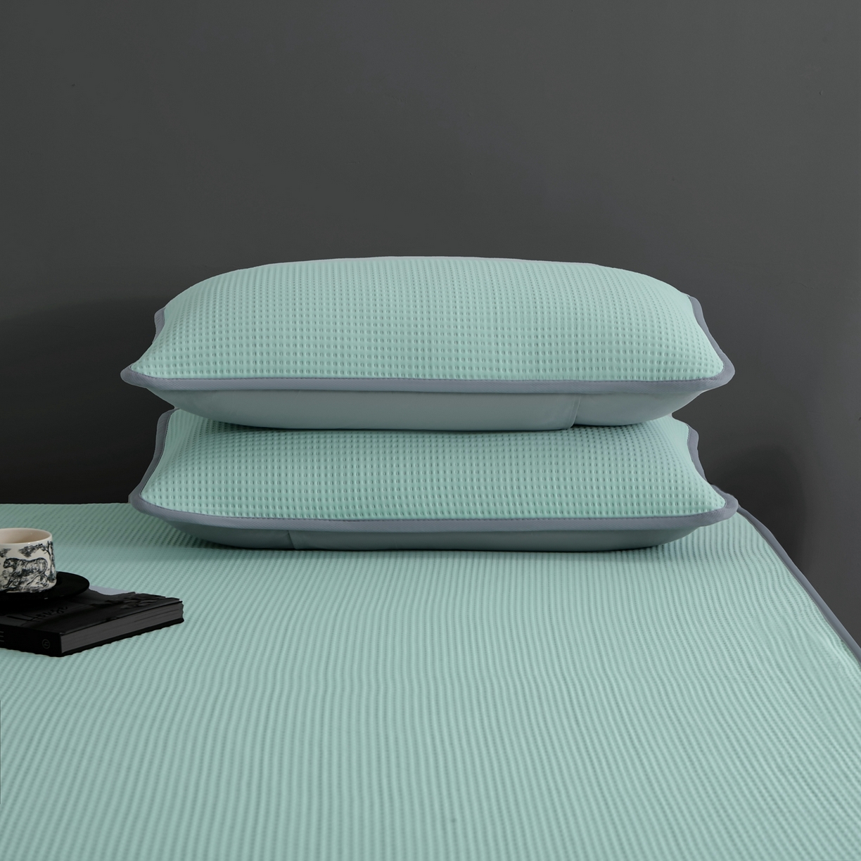 91家纺网 家纺一手货源 找家纺 耀悦家纺 2026款100%乙纶凉席pe凉感华夫格凉席加厚三明治三件套床笠床席子枕套 清凉绿-床笠款