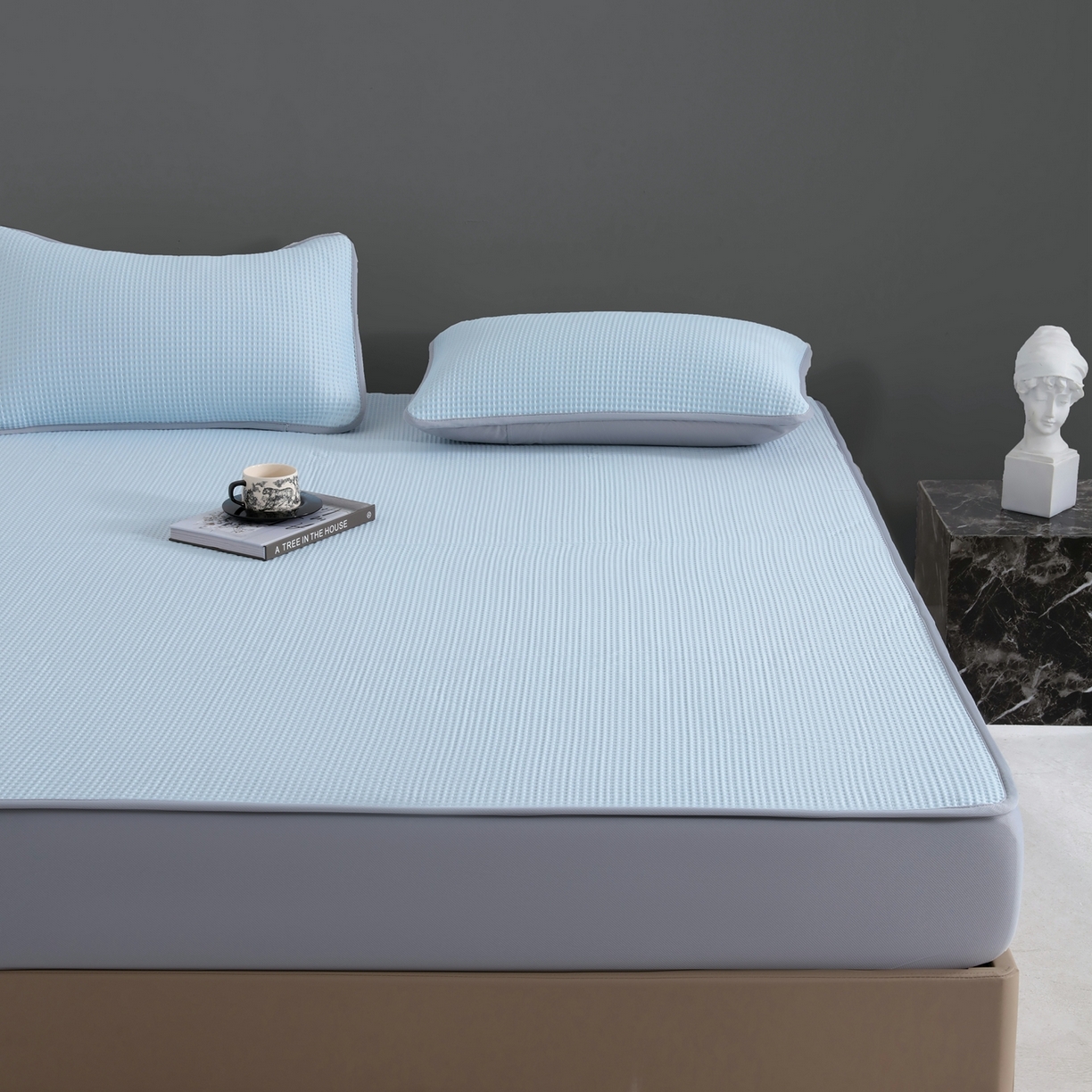 91家纺网 家纺一手货源 找家纺 耀悦家纺 2026款100%乙纶凉席pe凉感华夫格凉席加厚三明治三件套床笠床席子枕套 水晶蓝-床笠款