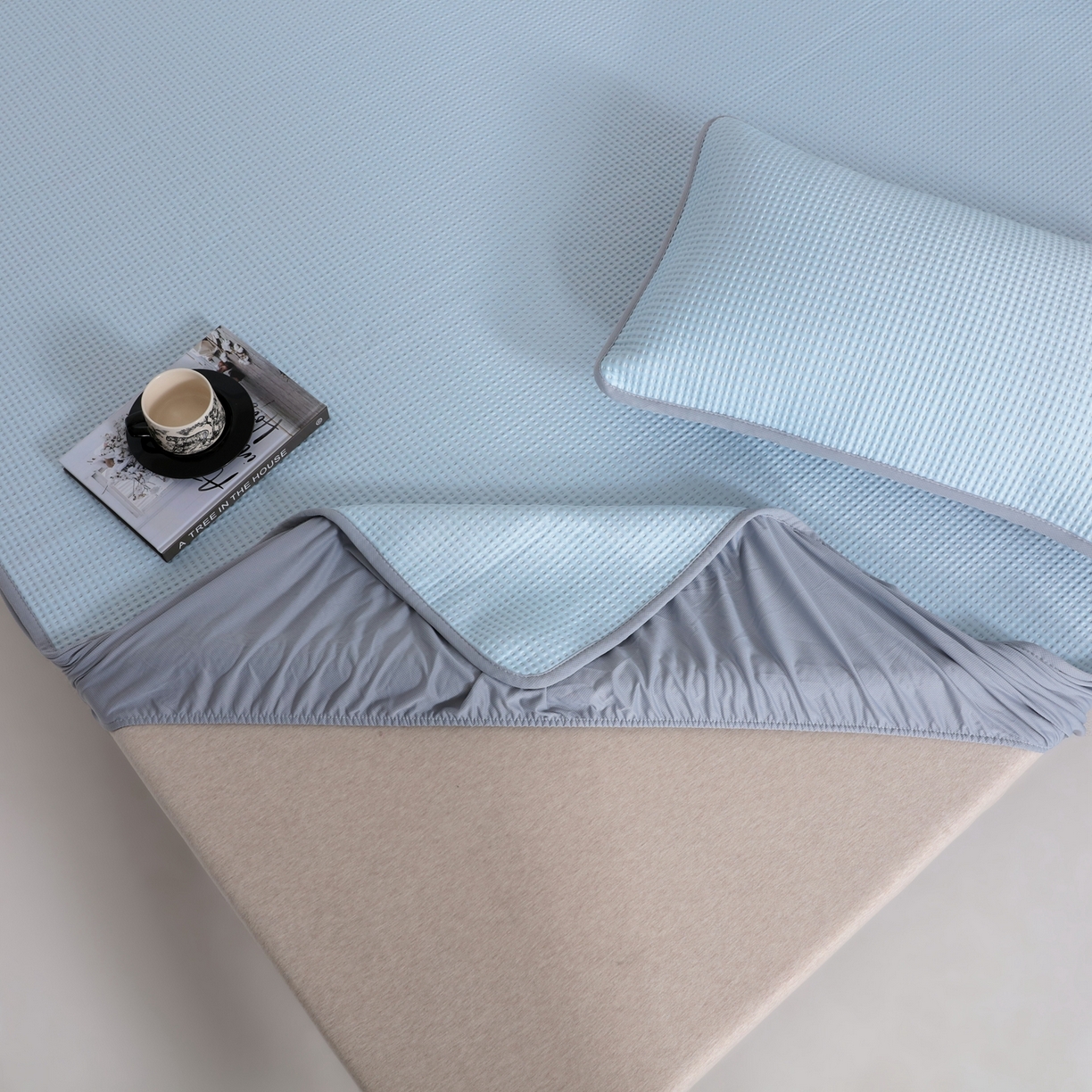 91家纺网 家纺一手货源 找家纺 耀悦家纺 2026款100%乙纶凉席pe凉感华夫格凉席加厚三明治三件套床笠床席子枕套 水晶蓝-床笠款