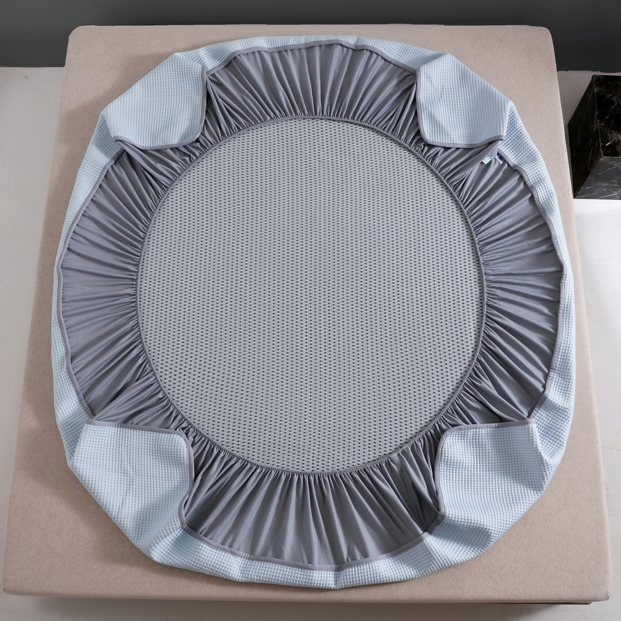 91家纺网 家纺一手货源 找家纺 耀悦家纺 2026款100%乙纶凉席pe凉感华夫格凉席加厚三明治三件套床笠床席子枕套 水晶蓝-床笠款