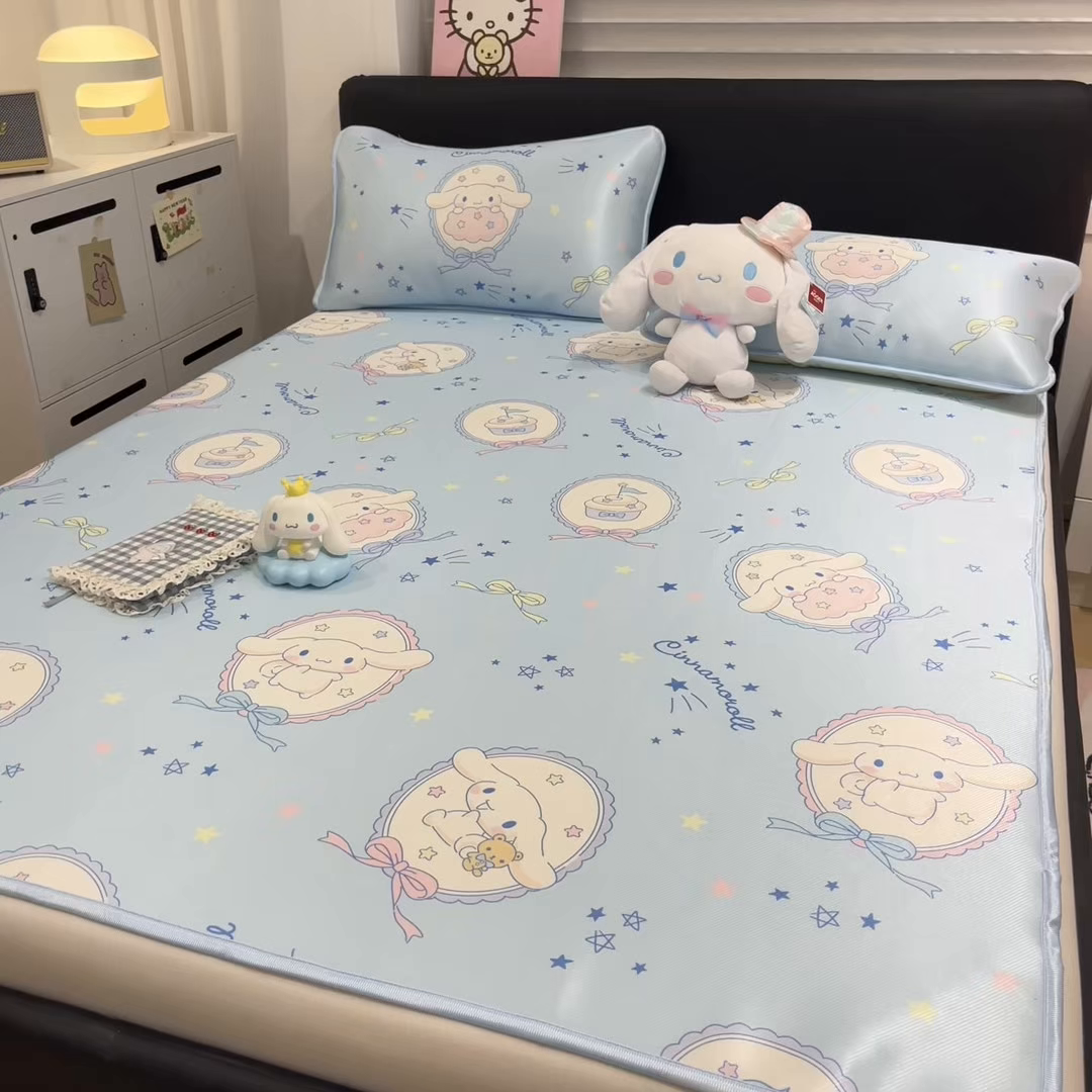 91家纺网 家纺一手货源 找家纺 暮思家居 2026新款三丽鸥正版授权数码印花A类可机洗1200D冰丝凉席三件套平铺款系列 平铺款-蓝色玉桂狗