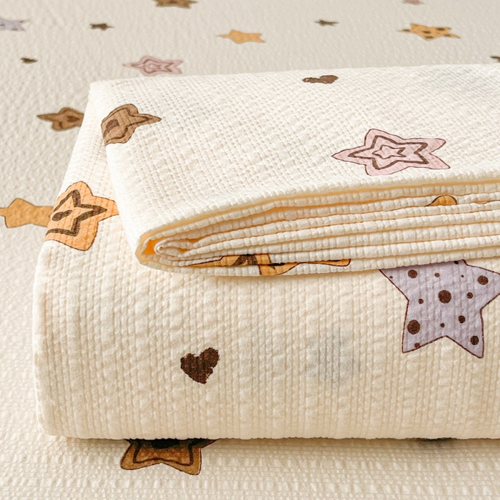 91家纺网 家纺一手货源 找家纺 几禾 2026新款高克重泡芙纱~印花款（单床单）-110g CD-逢星岛