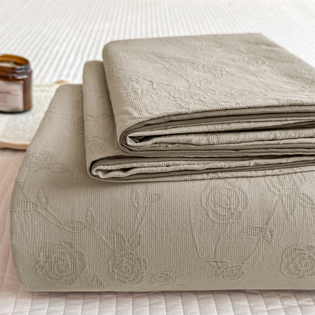 91家纺网 家纺一手货源 找家纺 （总）灰鲸 2026新款全棉简约三层纱色织提花单品床单