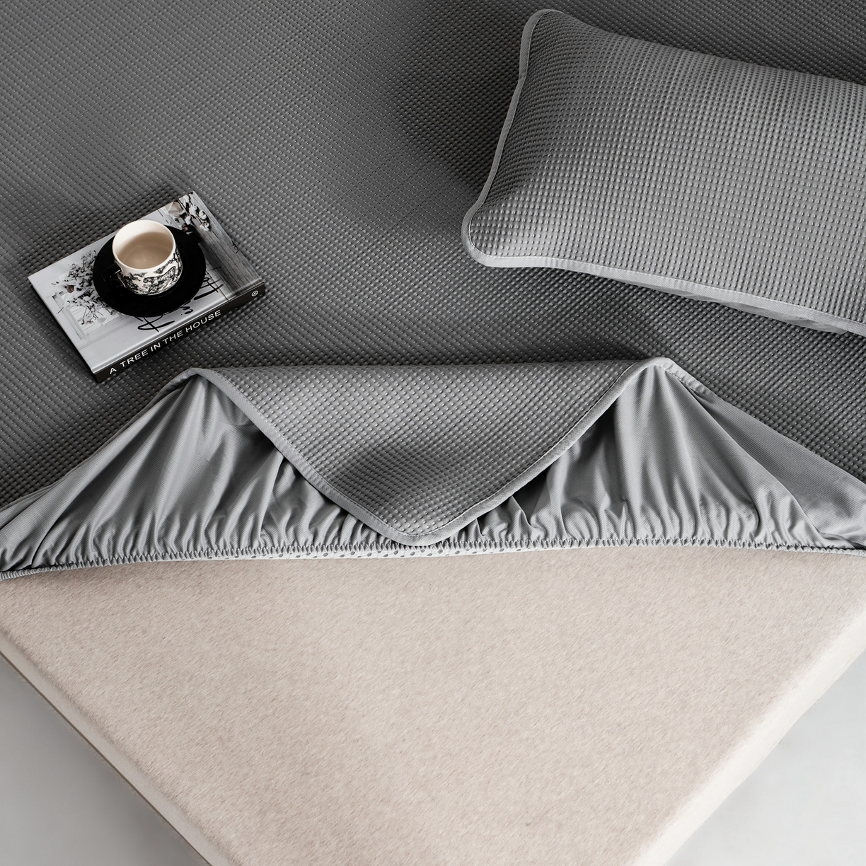 91家纺网 家纺一手货源 找家纺 耀悦家纺 2026款100%乙纶凉席pe凉感华夫格凉席加厚三明治三件套床笠床席子枕套 云灰-床笠款