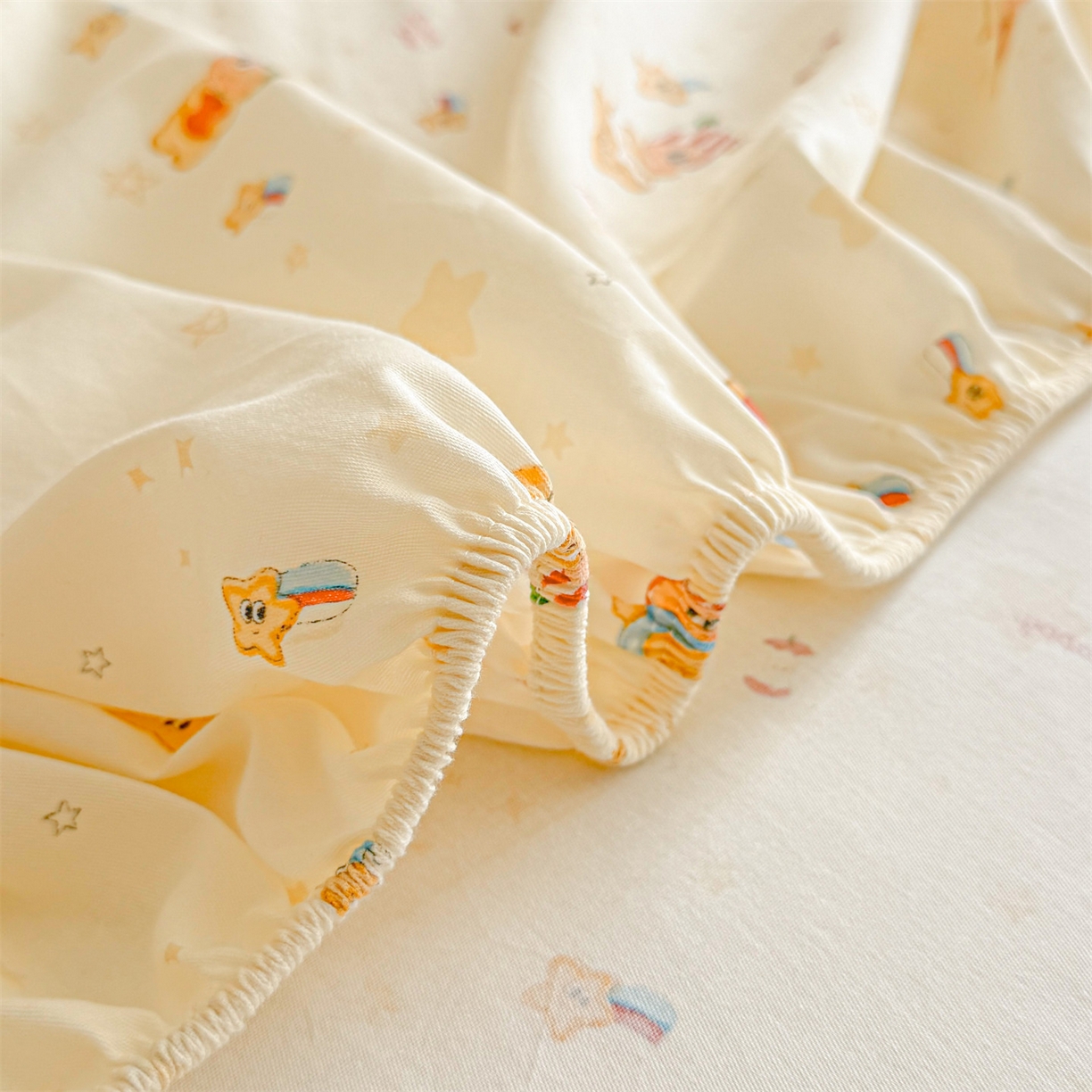 91家纺网 家纺一手货源 找家纺 优眠坊 2026春夏新款全棉印花卡通单床笠 芝士星星仔