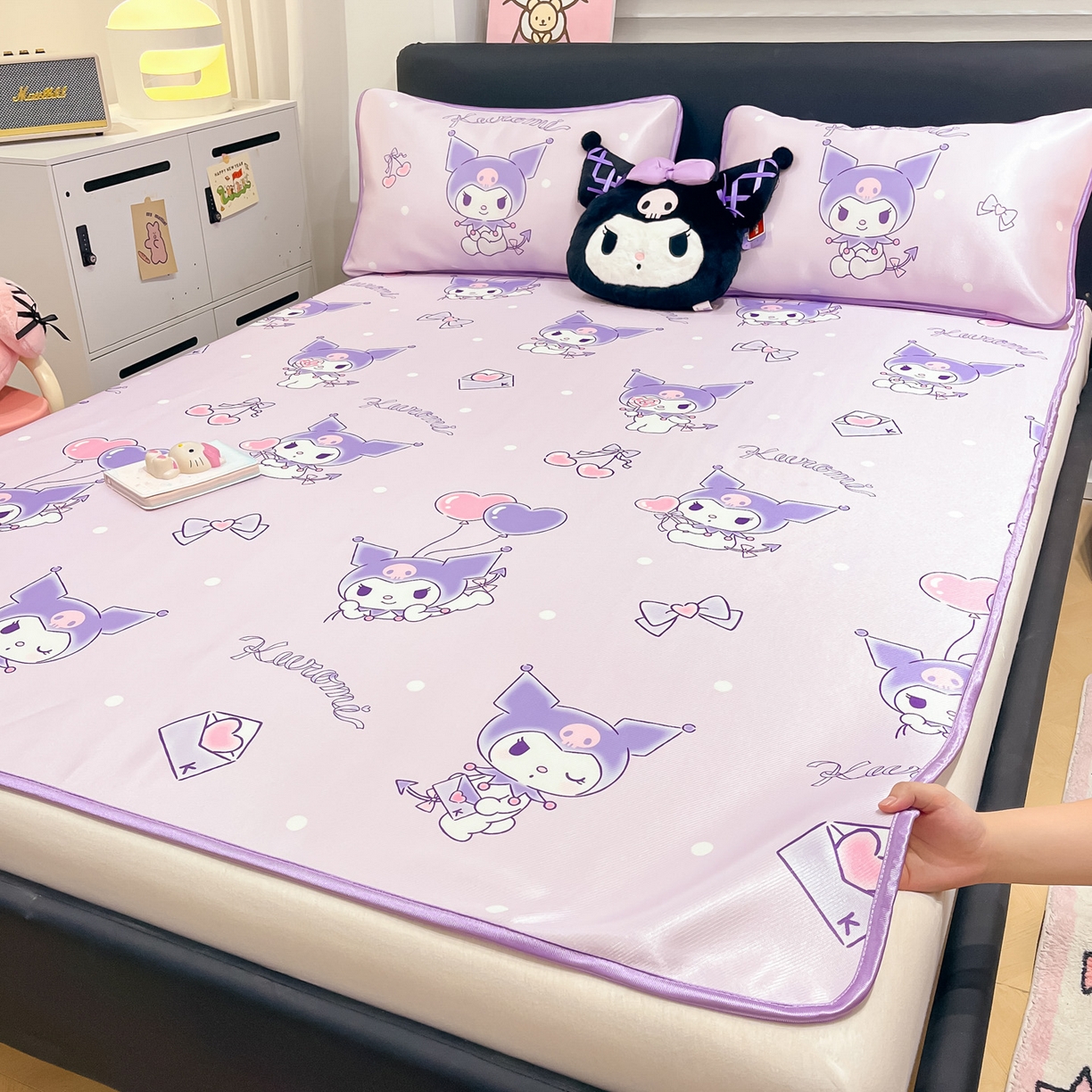 91家纺网 家纺一手货源 找家纺 暮思家居 2026新款三丽鸥正版授权数码印花A类可机洗1200D冰丝凉席三件套平铺款系列 平铺款-气球库洛米