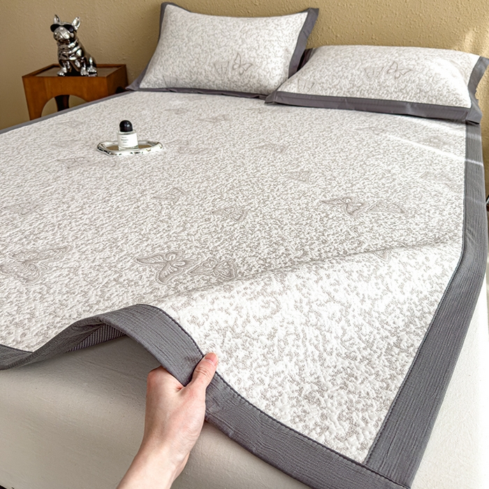 91家纺网 家纺一手货源 找家纺 （总）几禾 2026新款凉感抗菌提花豆豆凉席蝶舞花语