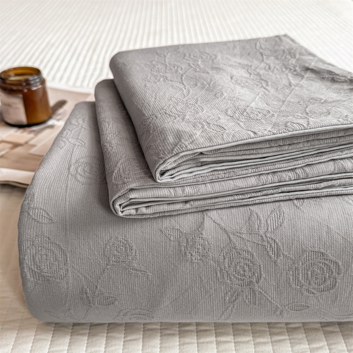 91家纺网 家纺一手货源 找家纺 （总）灰鲸 2026新款全棉简约三层纱色织提花单品床单