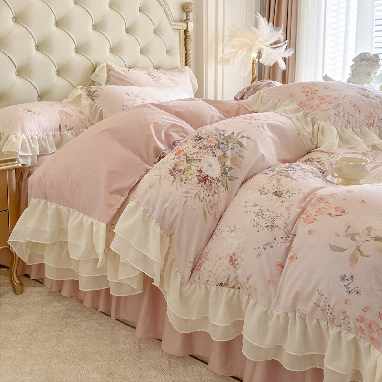 91家纺网 家纺一手货源 找家纺 亲亲公主 2026新款全棉纯棉蕾丝花边小清新印花床裙四件套 花遇甜心