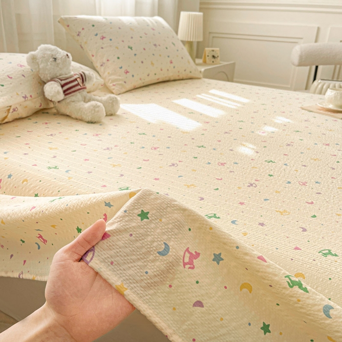 91家纺网 家纺一手货源 找家纺 几禾 2026新款高克重泡芙纱~印花款（单床单）-110g CD-摇摇木马