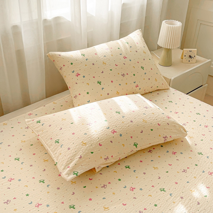 91家纺网 家纺一手货源 找家纺 几禾 2026新款高克重泡芙纱~印花款（单床单）-110g CD-摇摇木马