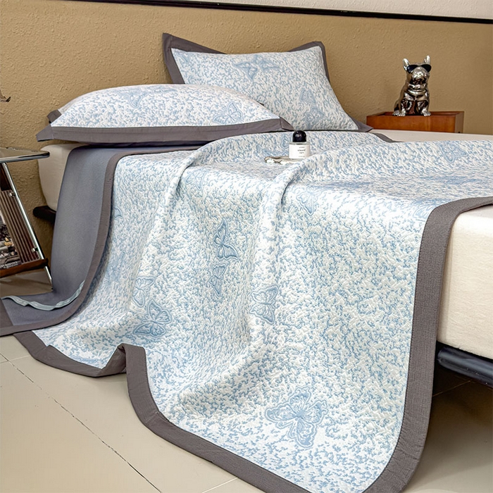 91家纺网 家纺一手货源 找家纺 几禾 2026新款凉感抗菌提花豆豆凉席蝶舞花语 床席-蝶舞花语-清新蓝