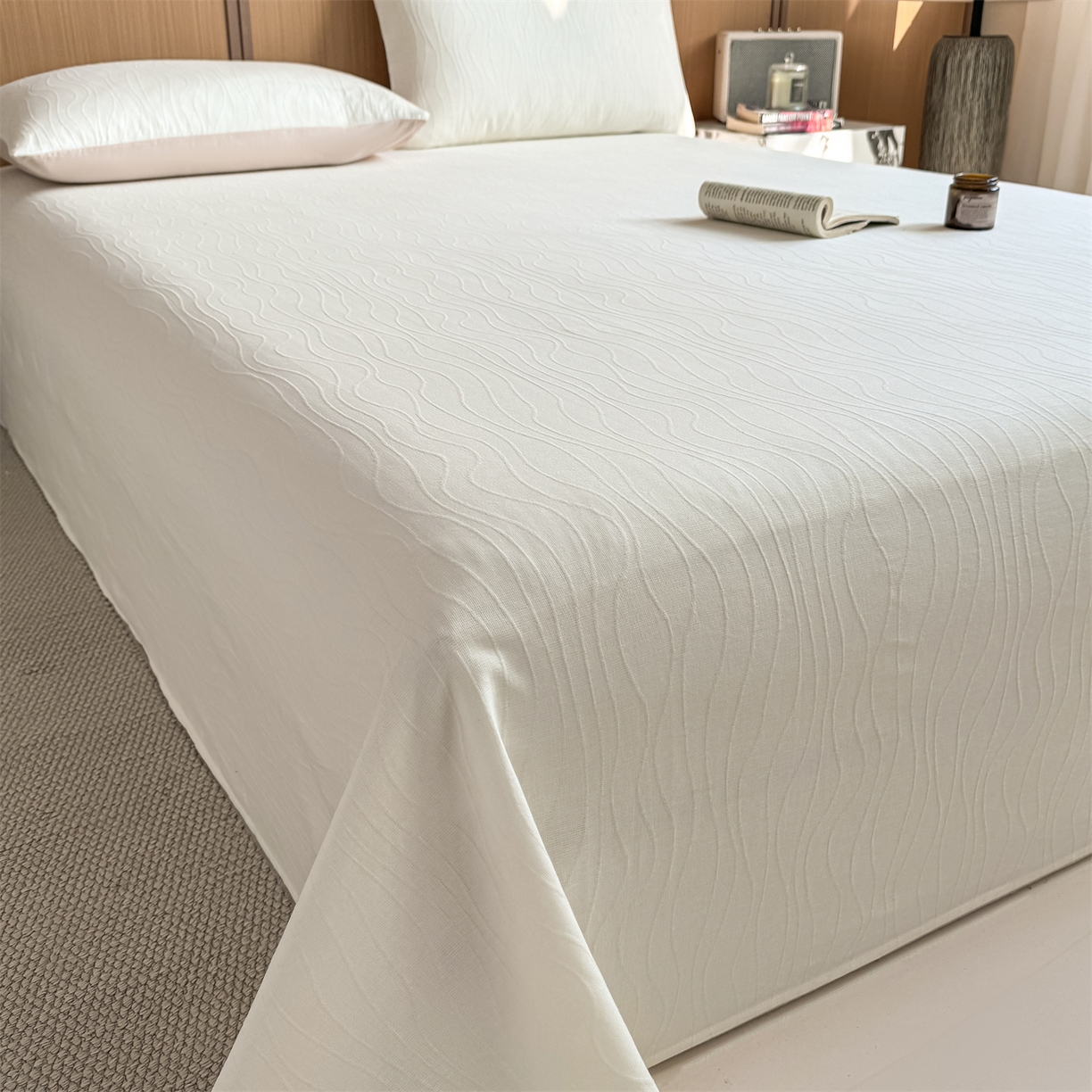 91家纺网 家纺一手货源 找家纺 灰鲸 2026新款全棉简约三层纱色织提花单品床单 浅忆-杏仁奶霜