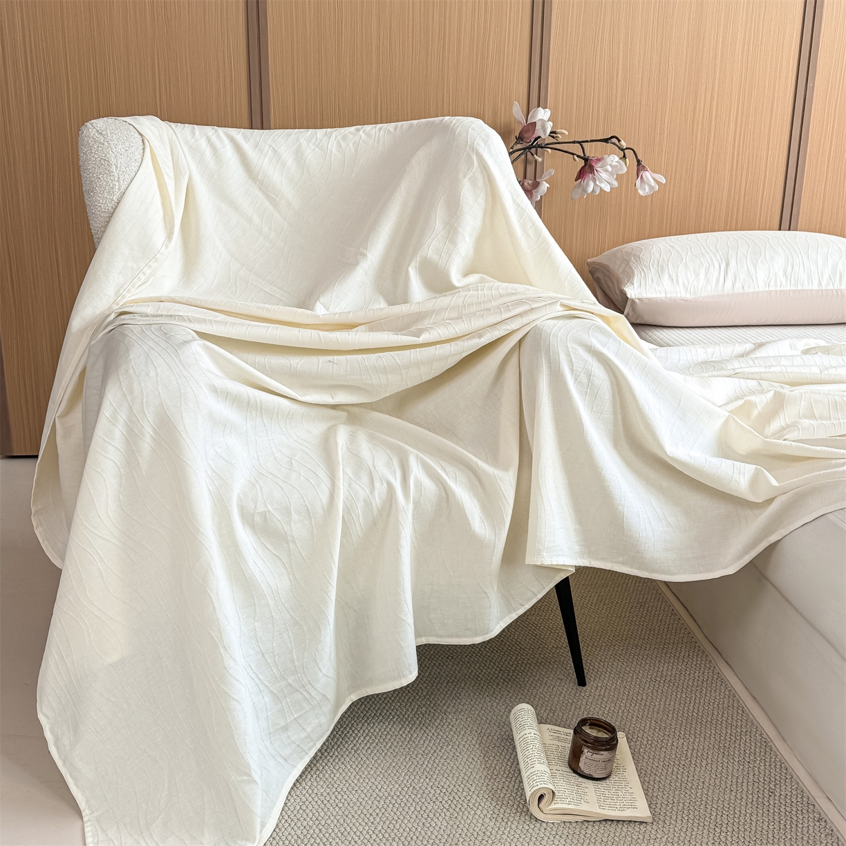 91家纺网 家纺一手货源 找家纺 灰鲸 2026新款全棉简约三层纱色织提花单品床单 浅忆-杏仁奶霜