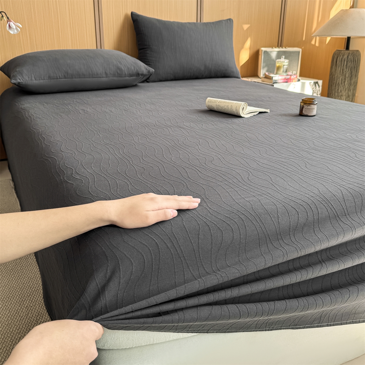 91家纺网 家纺一手货源 找家纺 灰鲸 2026新款全棉简约三层纱色织提花单品床单 浅忆-素墨