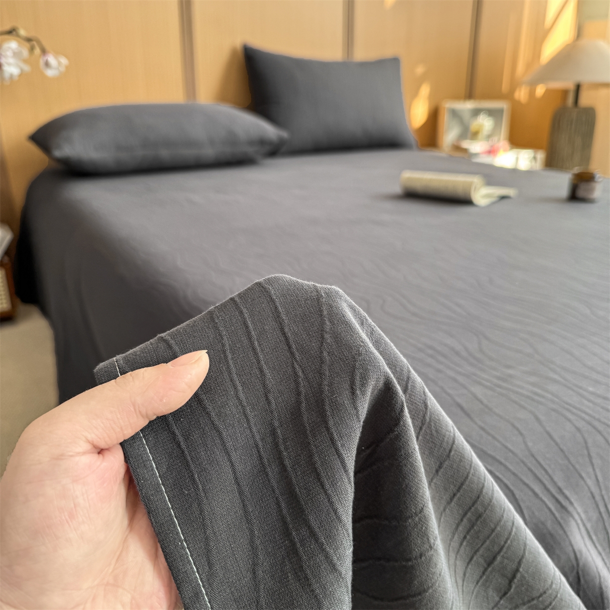 91家纺网 家纺一手货源 找家纺 灰鲸 2026新款全棉简约三层纱色织提花单品床单 浅忆-素墨