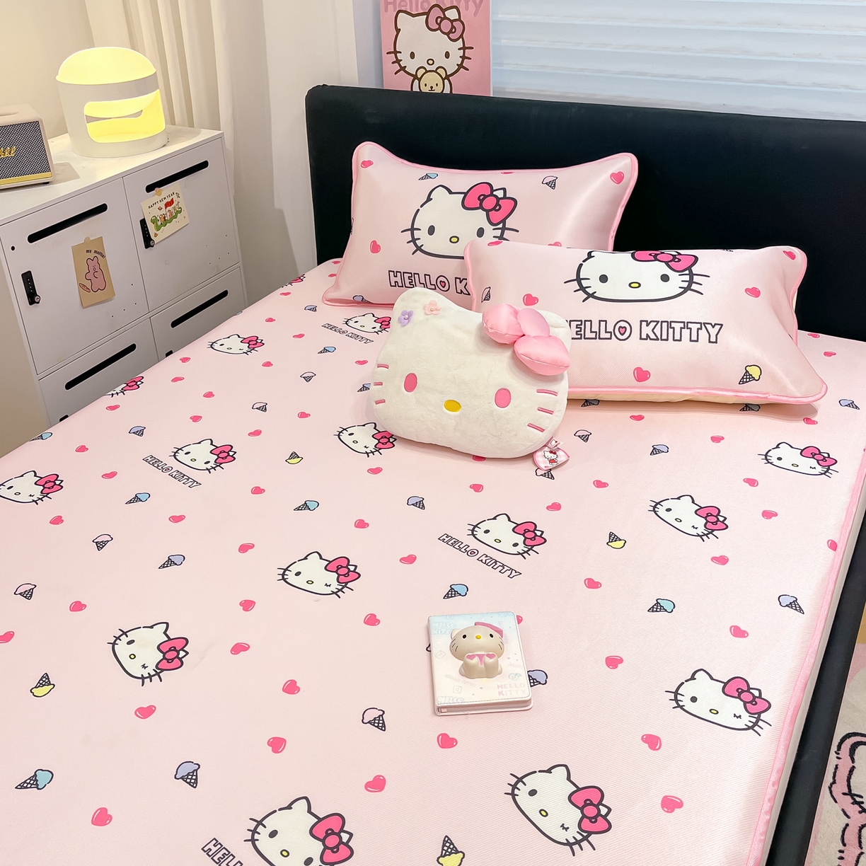 91家纺网 家纺一手货源 找家纺 暮思家居 2026新款三丽鸥正版授权数码印花A类可机洗1200D冰丝凉席三件套平铺款系列 平铺款-甜筒KT