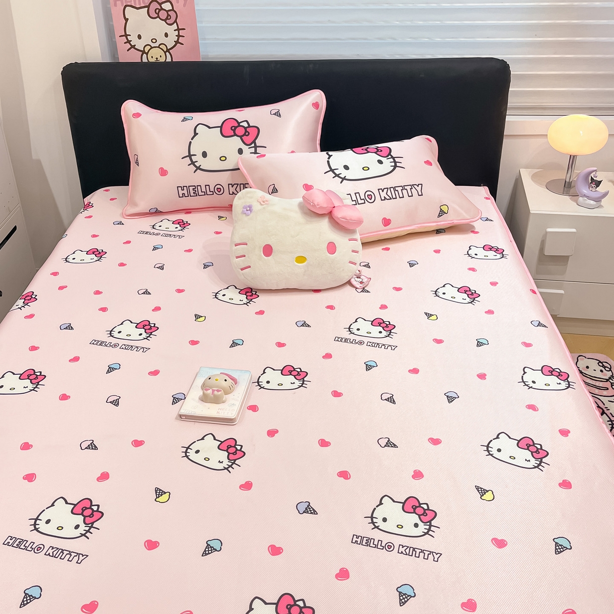 91家纺网 家纺一手货源 找家纺 暮思家居 2026新款三丽鸥正版授权数码印花A类可机洗1200D冰丝凉席三件套平铺款系列 平铺款-甜筒KT