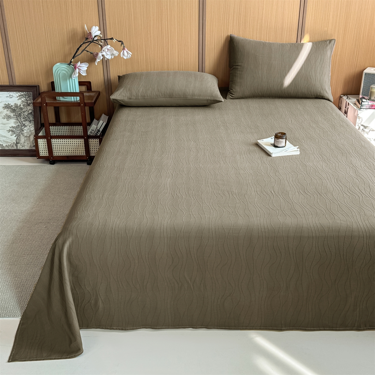 91家纺网 家纺一手货源 找家纺 灰鲸 2026新款全棉简约三层纱色织提花单品床单 浅忆-摩卡