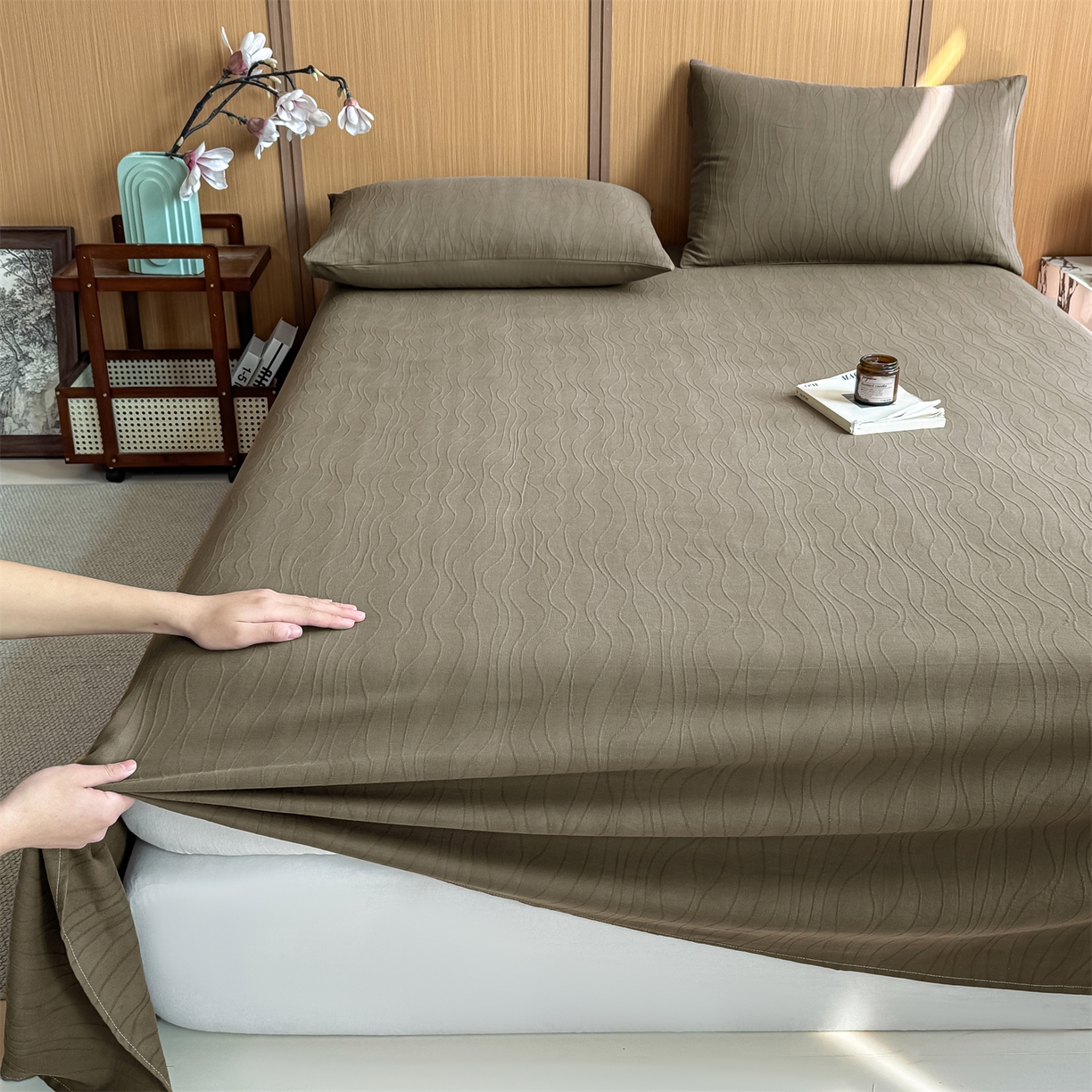 91家纺网 家纺一手货源 找家纺 灰鲸 2026新款全棉简约三层纱色织提花单品床单 浅忆-摩卡