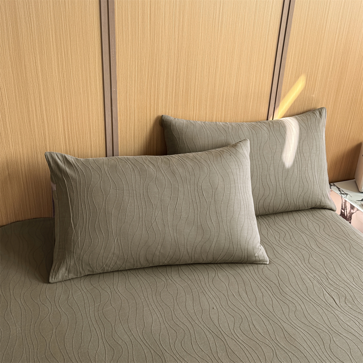 91家纺网 家纺一手货源 找家纺 灰鲸 2026新款全棉简约三层纱色织提花单品床单 浅忆-摩卡