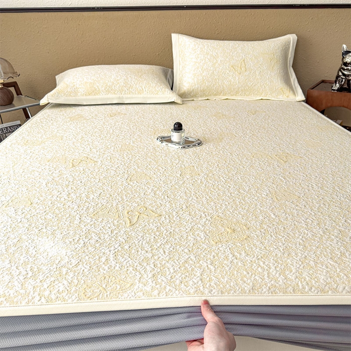 91家纺网 家纺一手货源 找家纺 几禾 2026新款凉感抗菌提花豆豆凉席蝶舞花语 床笠-蝶舞花语-泡泡黄