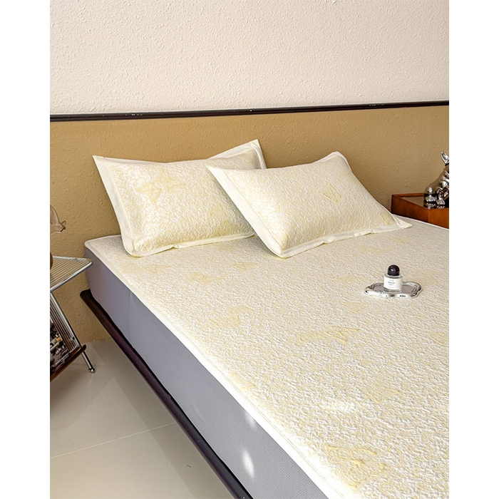 91家纺网 家纺一手货源 找家纺 几禾 2026新款凉感抗菌提花豆豆凉席蝶舞花语 床笠-蝶舞花语-泡泡黄