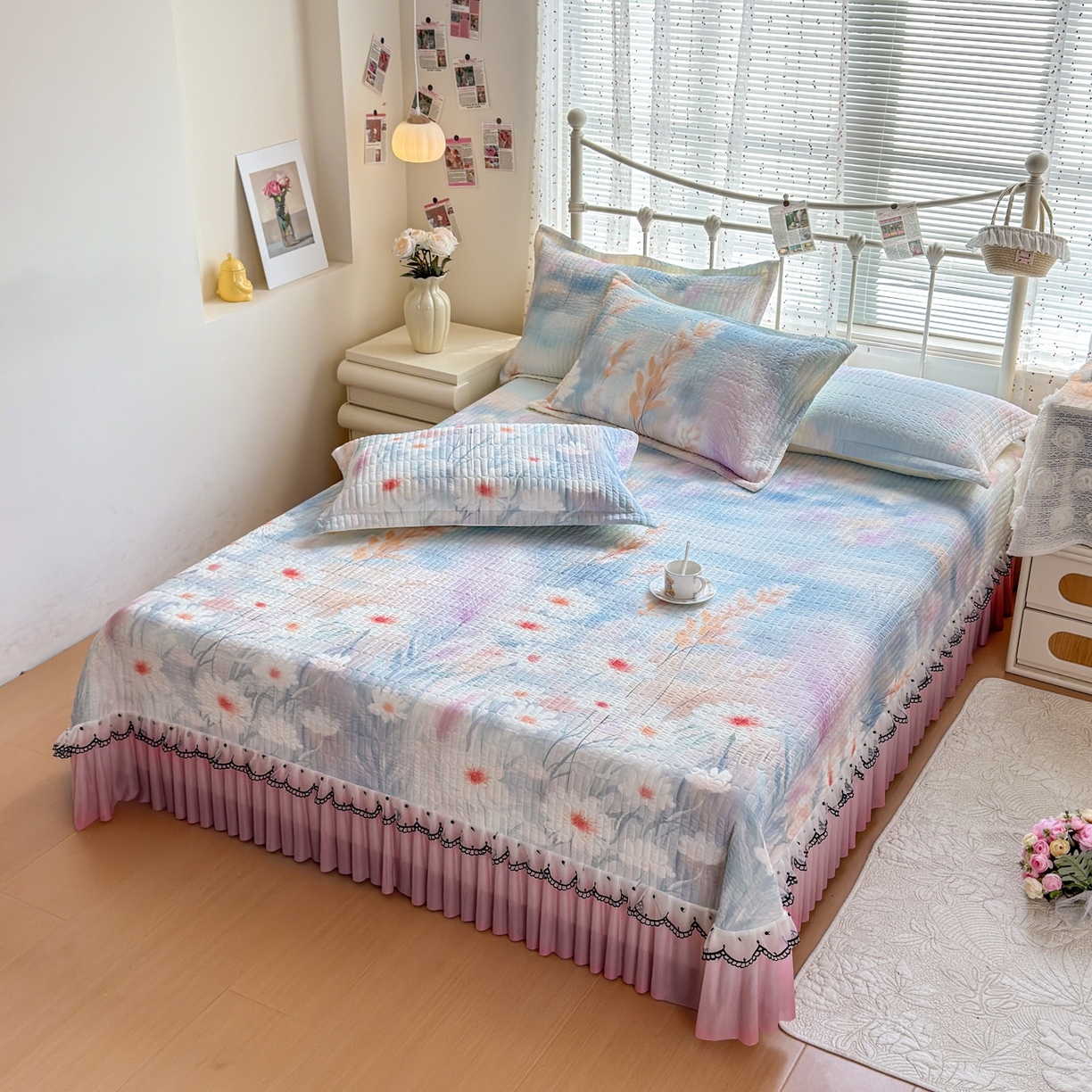 91家纺网 家纺一手货源 找家纺 鑫利来家纺 2026新款凉感丝小冰皮软凉席三件套蕾丝花边床裙款养生空调席子三件套单凉席 花间如梦