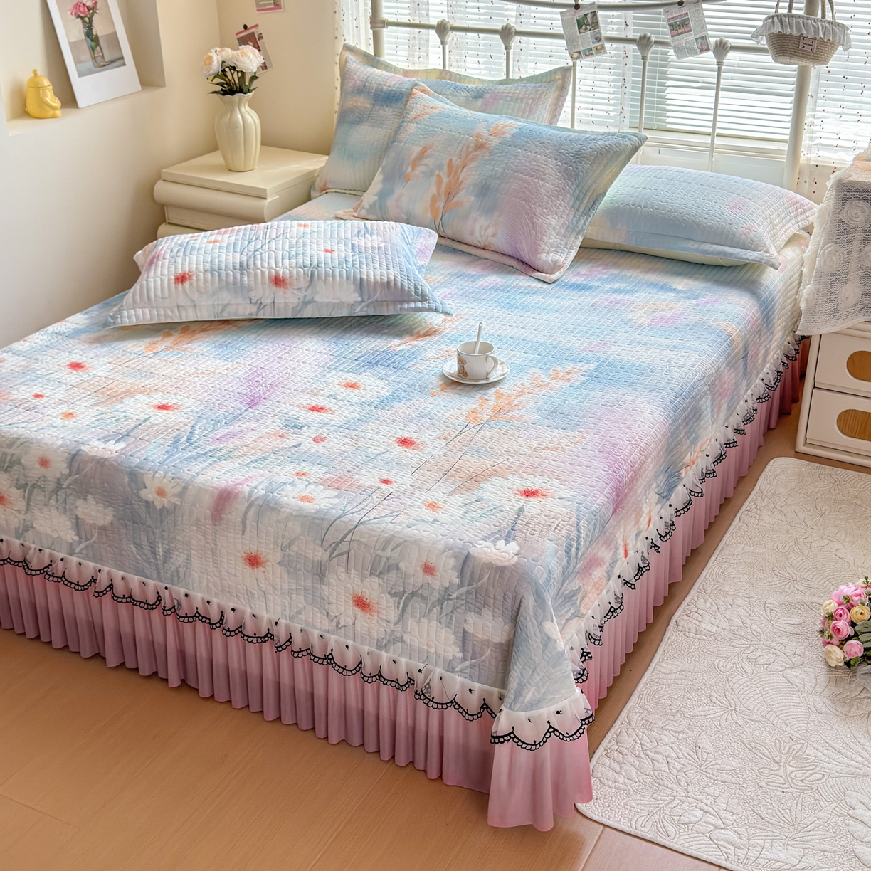 91家纺网 家纺一手货源 找家纺 鑫利来家纺 2026新款凉感丝小冰皮软凉席三件套蕾丝花边床裙款养生空调席子三件套单凉席 花间如梦