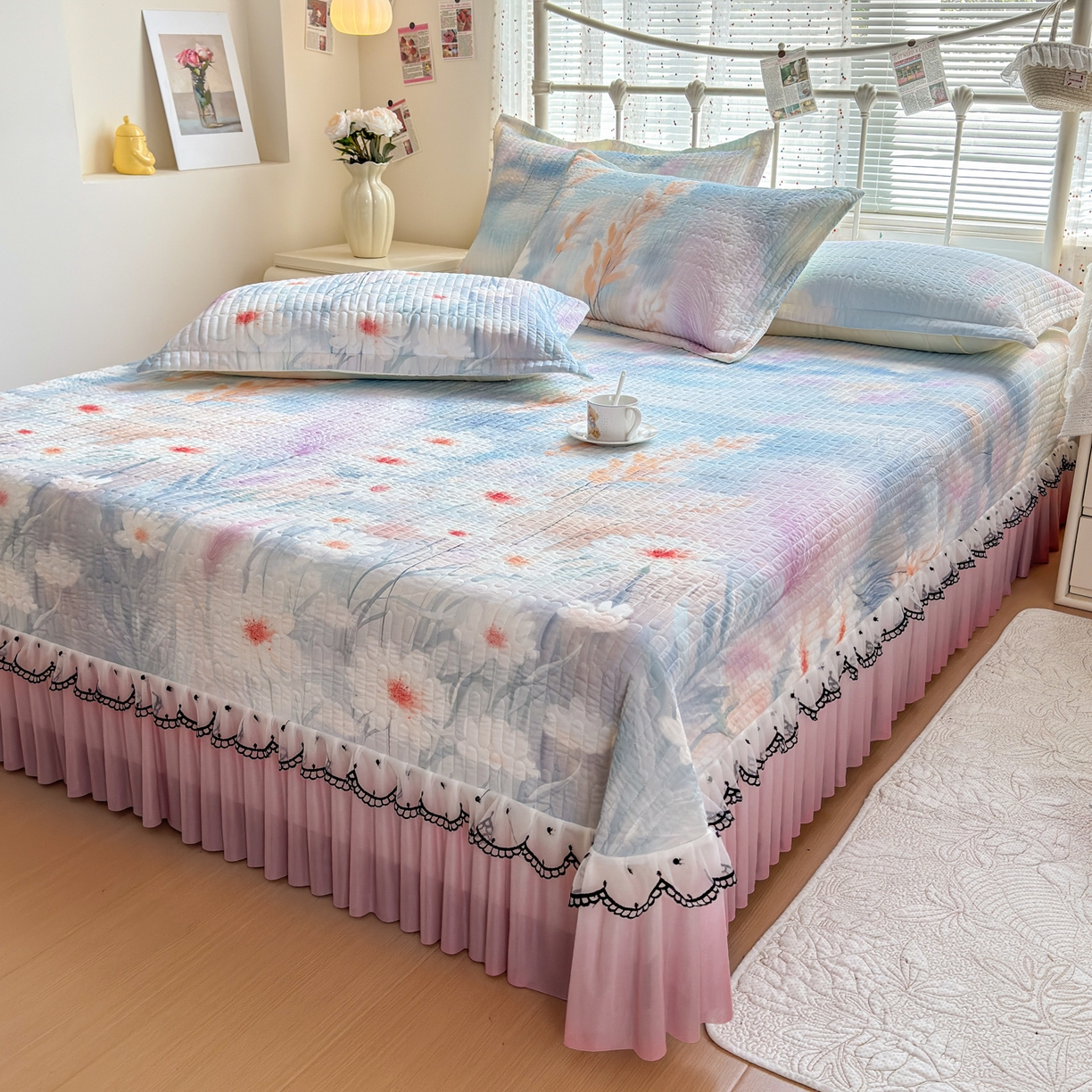 91家纺网 家纺一手货源 找家纺 鑫利来家纺 2026新款凉感丝小冰皮软凉席三件套蕾丝花边床裙款养生空调席子三件套单凉席 花间如梦