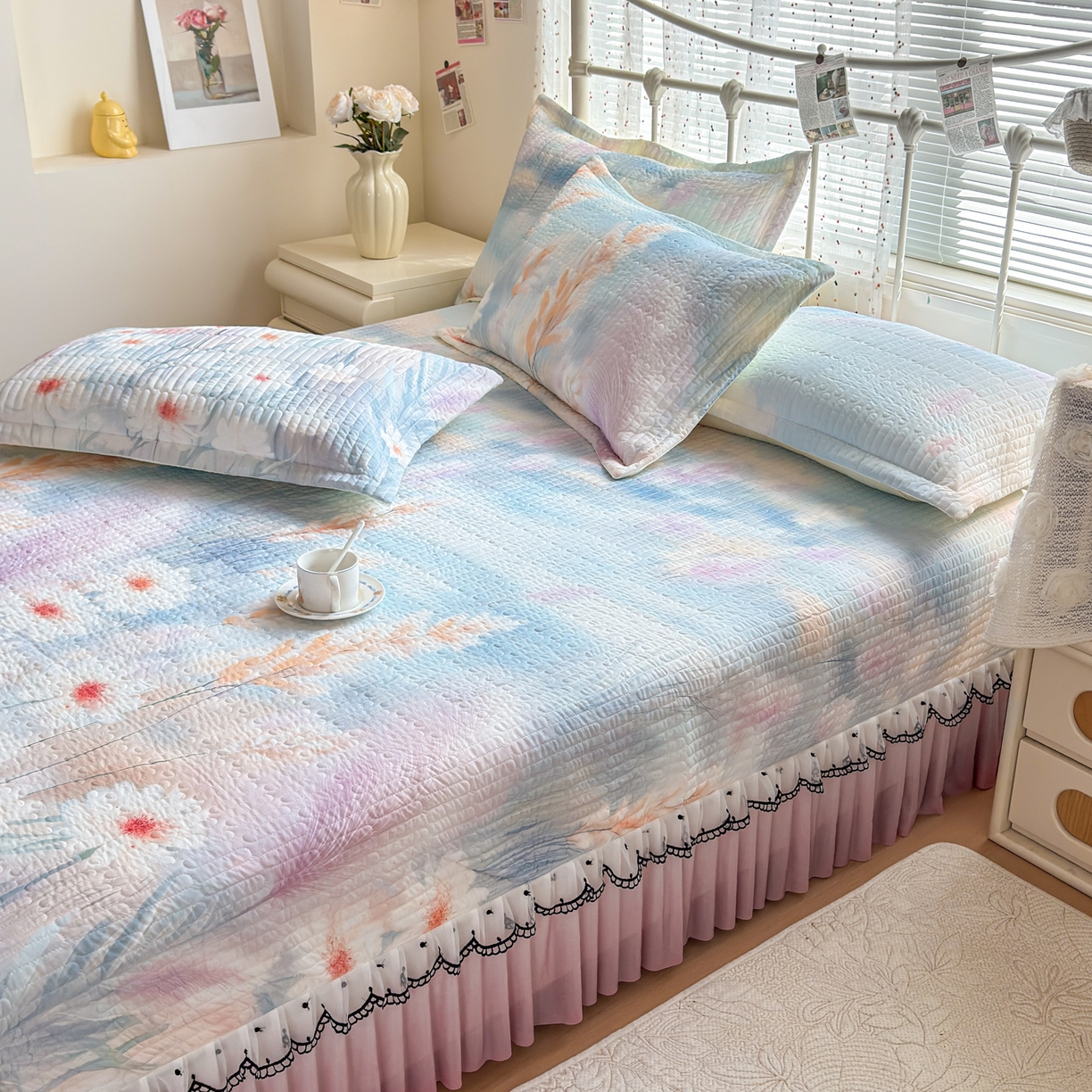 91家纺网 家纺一手货源 找家纺 鑫利来家纺 2026新款凉感丝小冰皮软凉席三件套蕾丝花边床裙款养生空调席子三件套单凉席 花间如梦