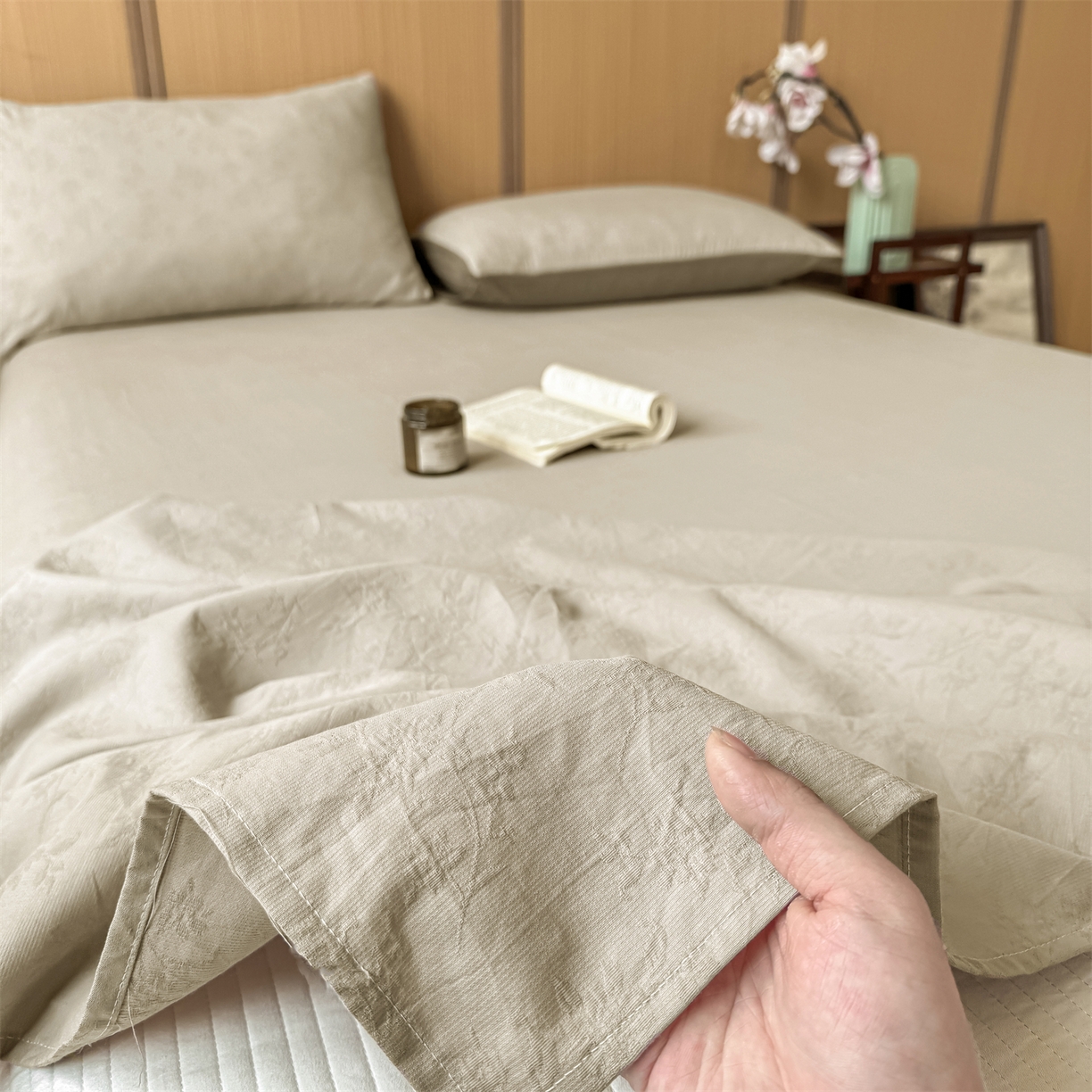 91家纺网 家纺一手货源 找家纺 灰鲸 2026新款全棉简约三层纱色织提花单品床单 花影-可可奶咖