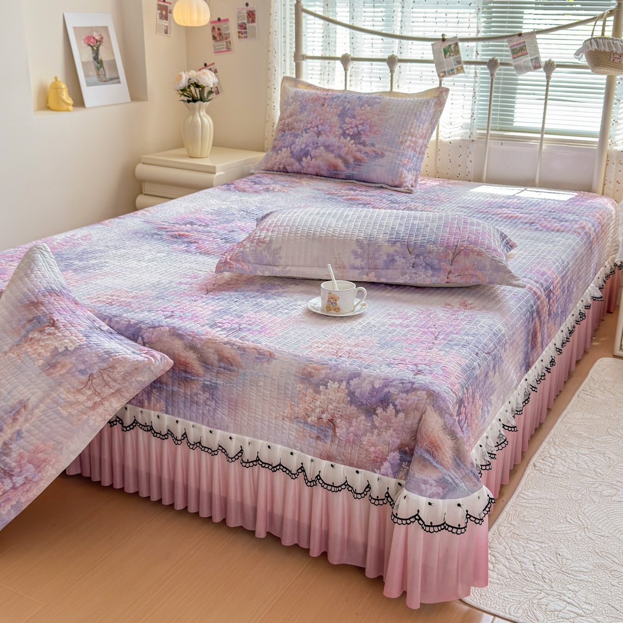 91家纺网 家纺一手货源 找家纺 鑫利来家纺 2026新款凉感丝小冰皮软凉席三件套蕾丝花边床裙款养生空调席子三件套单凉席 梦境