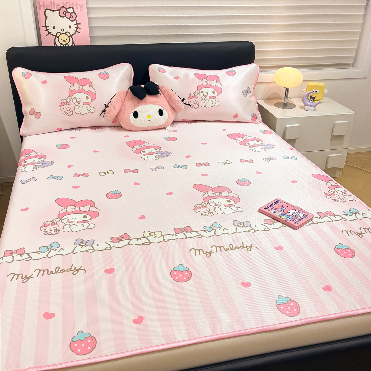 91家纺网 家纺一手货源 找家纺 暮思家居 2026新款三丽鸥正版授权数码印花A类可机洗1200D冰丝凉席三件套平铺款系列 平铺款-洋娃娃美乐蒂