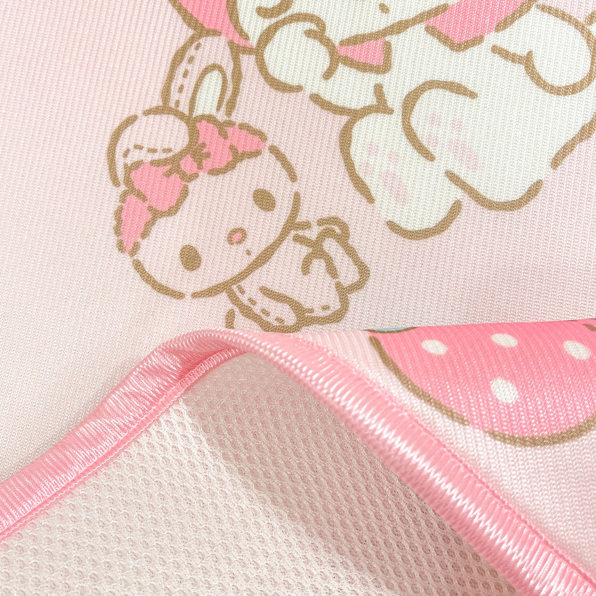 91家纺网 家纺一手货源 找家纺 暮思家居 2026新款三丽鸥正版授权数码印花A类可机洗1200D冰丝凉席三件套平铺款系列 平铺款-洋娃娃美乐蒂