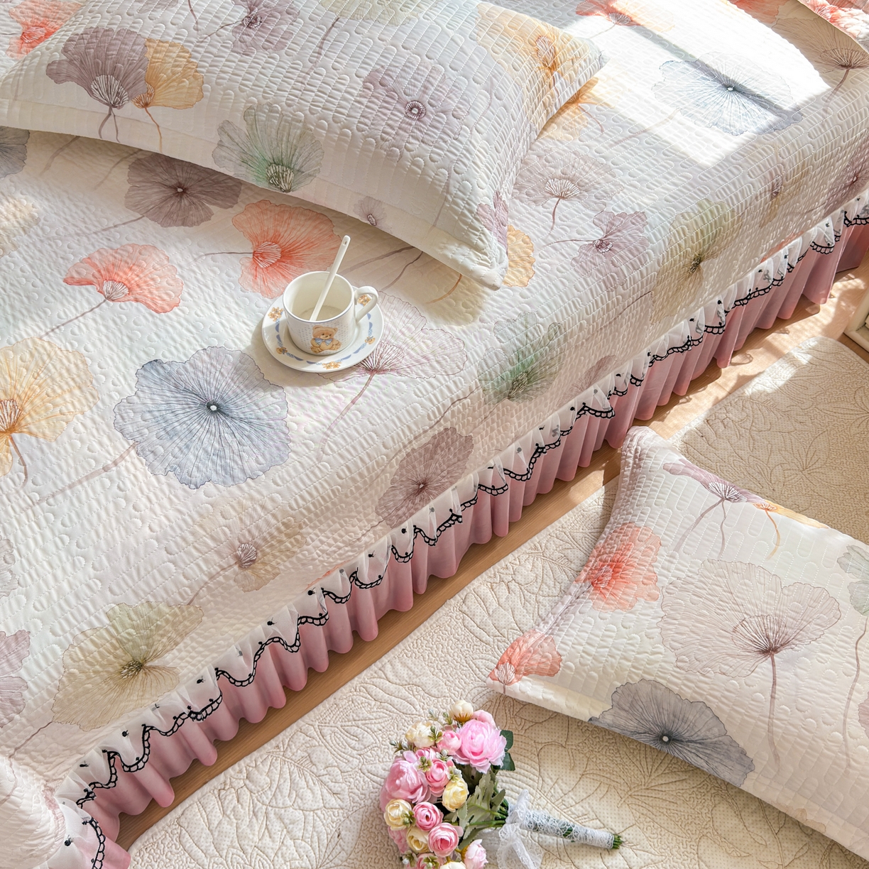 91家纺网 家纺一手货源 找家纺 鑫利来家纺 2026新款凉感丝小冰皮软凉席三件套蕾丝花边床裙款养生空调席子三件套单凉席 陌上彩叶