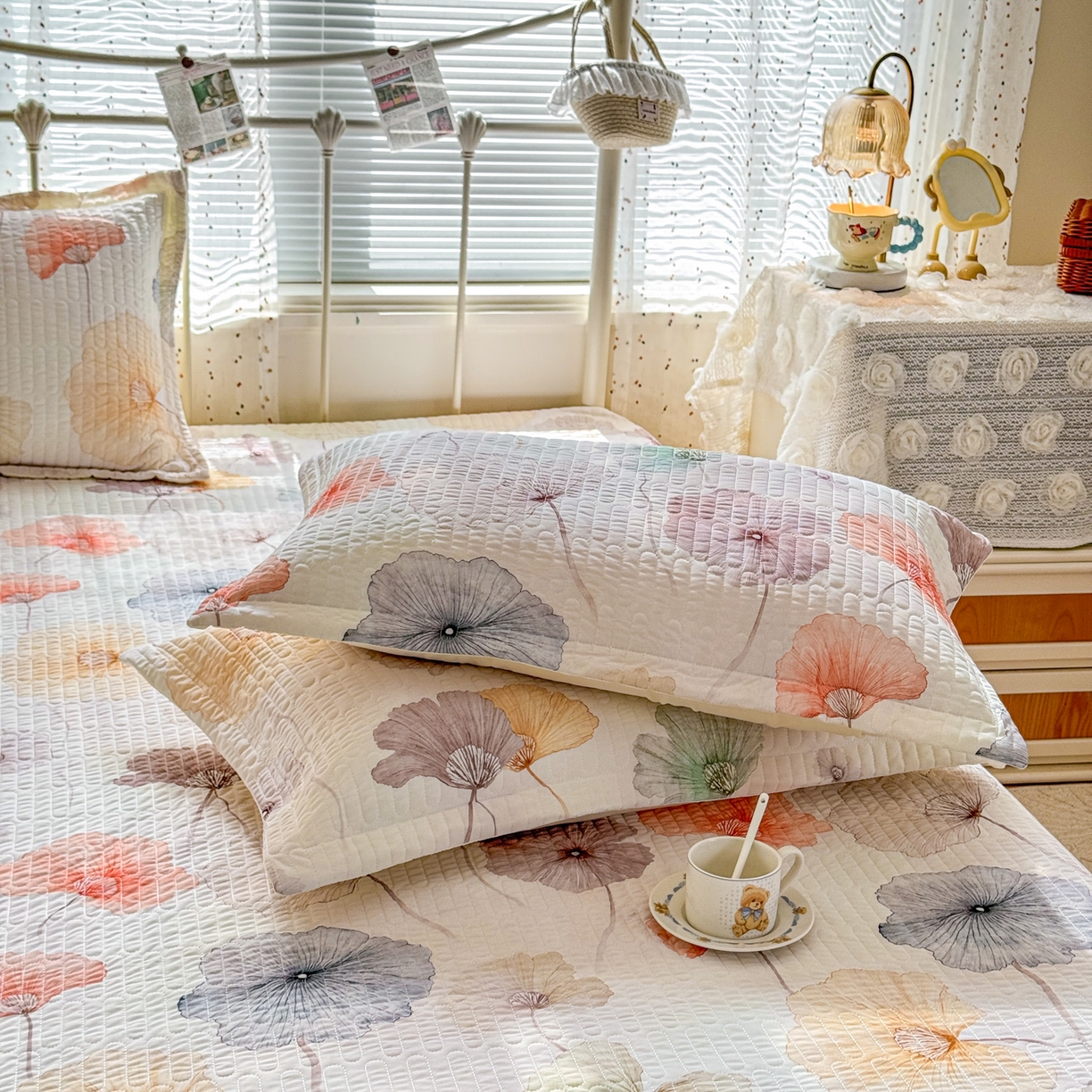 91家纺网 家纺一手货源 找家纺 鑫利来家纺 2026新款凉感丝小冰皮软凉席三件套蕾丝花边床裙款养生空调席子三件套单凉席 陌上彩叶