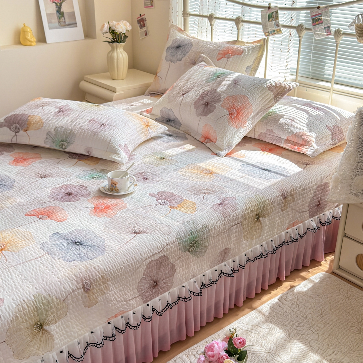 91家纺网 家纺一手货源 找家纺 鑫利来家纺 2026新款凉感丝小冰皮软凉席三件套蕾丝花边床裙款养生空调席子三件套单凉席 陌上彩叶