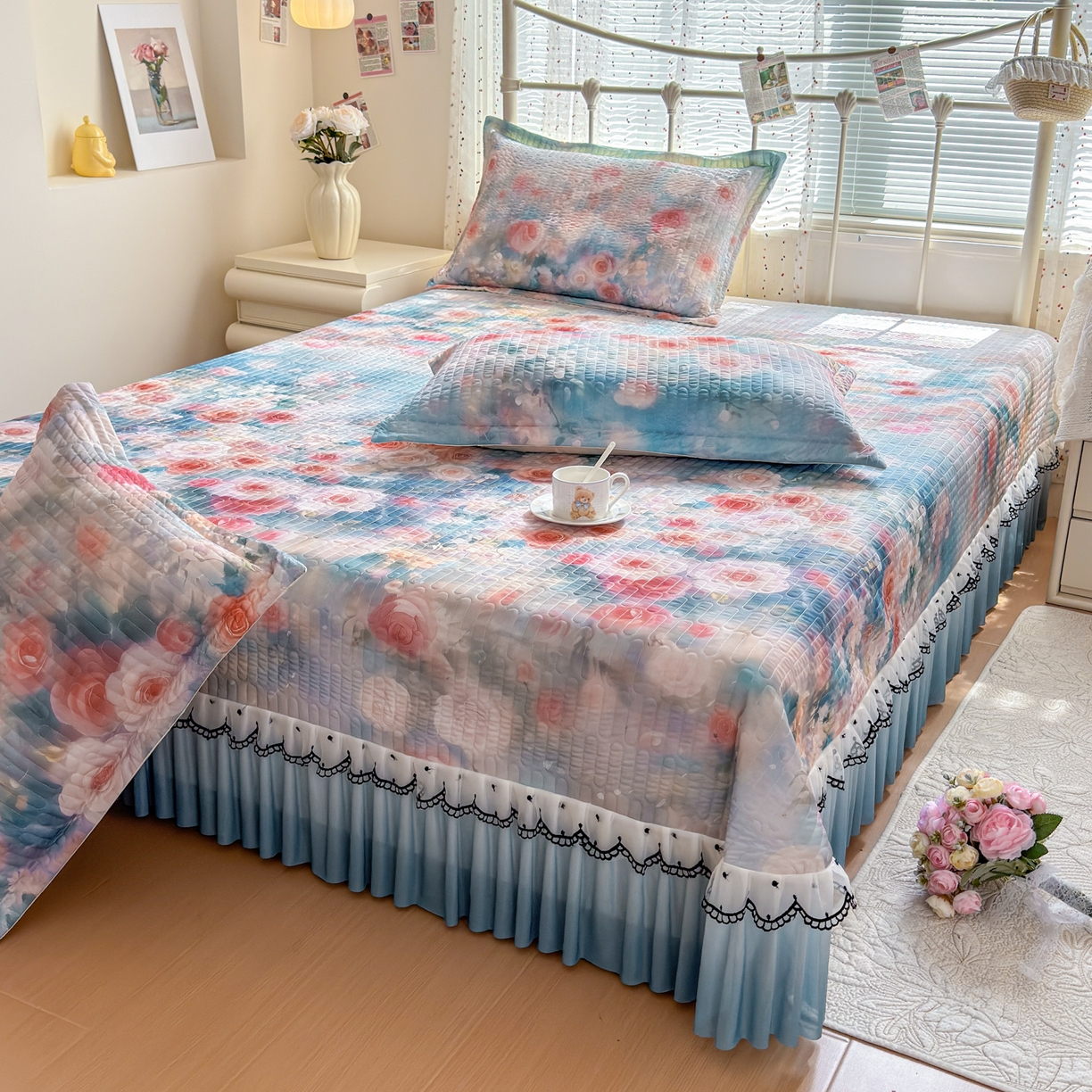 91家纺网 家纺一手货源 找家纺 鑫利来家纺 2026新款凉感丝小冰皮软凉席三件套蕾丝花边床裙款养生空调席子三件套单凉席 陌上玫瑰