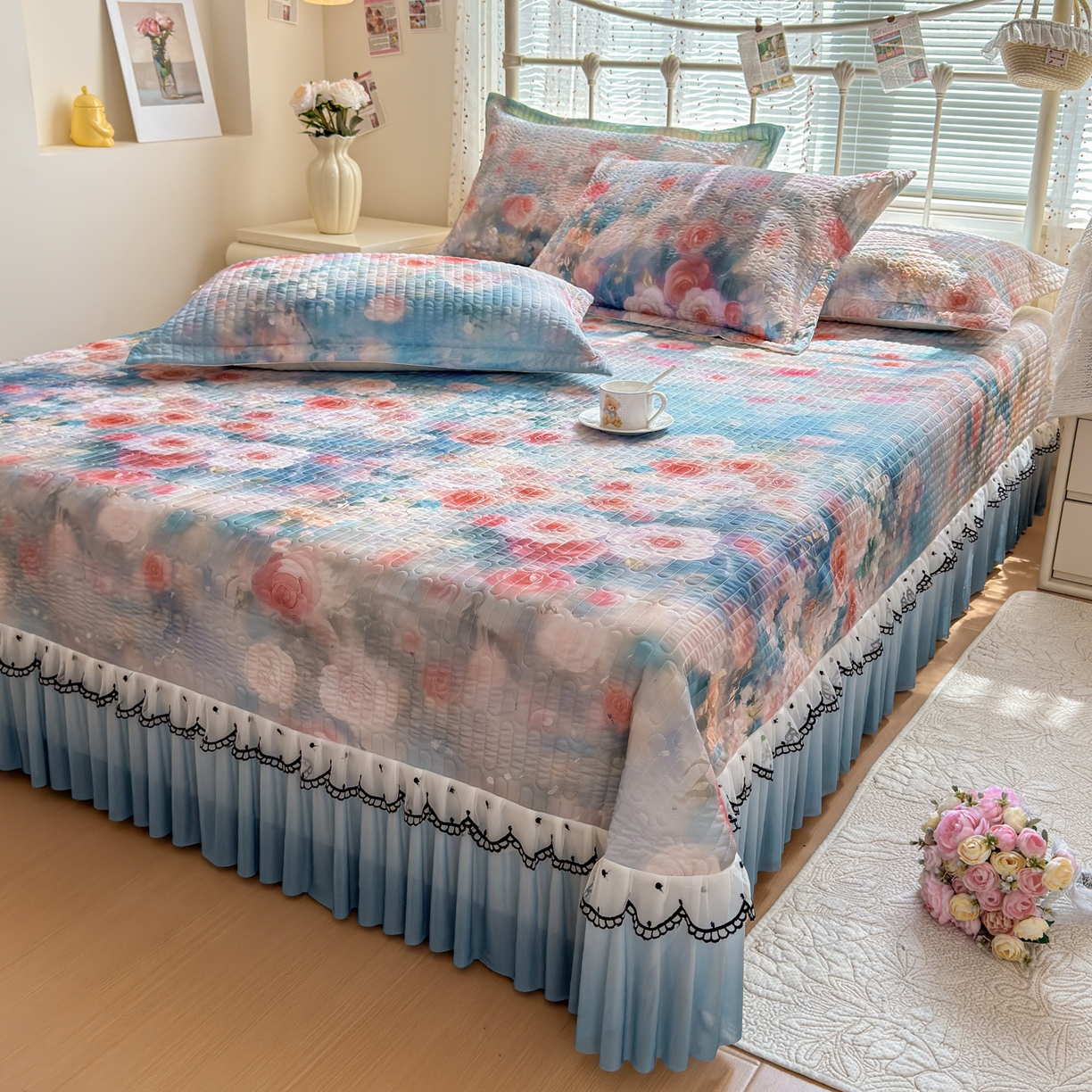 91家纺网 家纺一手货源 找家纺 鑫利来家纺 2026新款凉感丝小冰皮软凉席三件套蕾丝花边床裙款养生空调席子三件套单凉席 陌上玫瑰