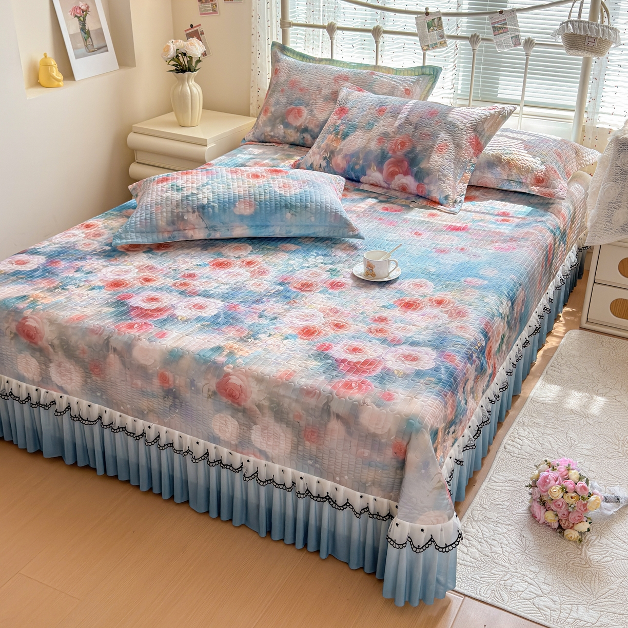 91家纺网 家纺一手货源 找家纺 鑫利来家纺 2026新款凉感丝小冰皮软凉席三件套蕾丝花边床裙款养生空调席子三件套单凉席 陌上玫瑰