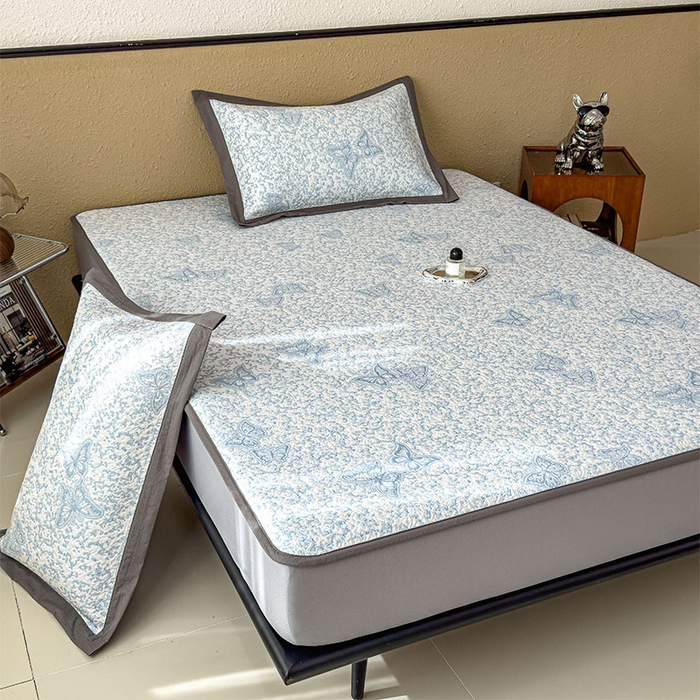 91家纺网 家纺一手货源 找家纺 几禾 2026新款凉感抗菌提花豆豆凉席蝶舞花语 床笠-蝶舞花语-清新蓝