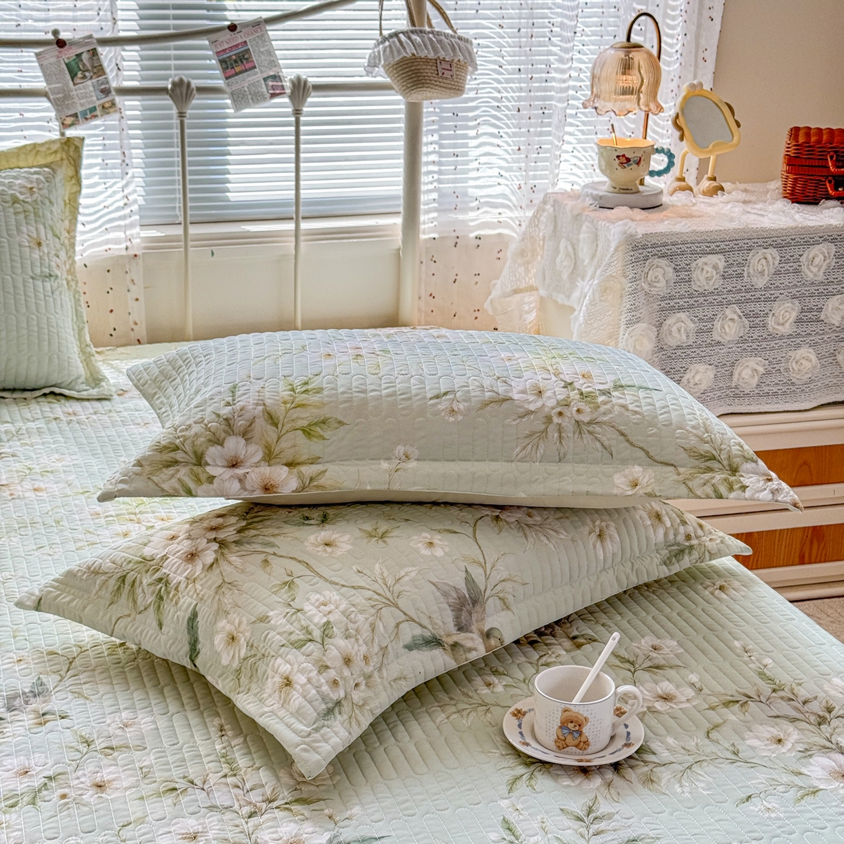 91家纺网 家纺一手货源 找家纺 鑫利来家纺 2026新款凉感丝小冰皮软凉席三件套蕾丝花边床裙款养生空调席子三件套单凉席 鸟语花香