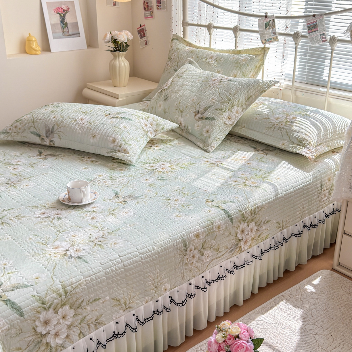 91家纺网 家纺一手货源 找家纺 鑫利来家纺 2026新款凉感丝小冰皮软凉席三件套蕾丝花边床裙款养生空调席子三件套单凉席 鸟语花香