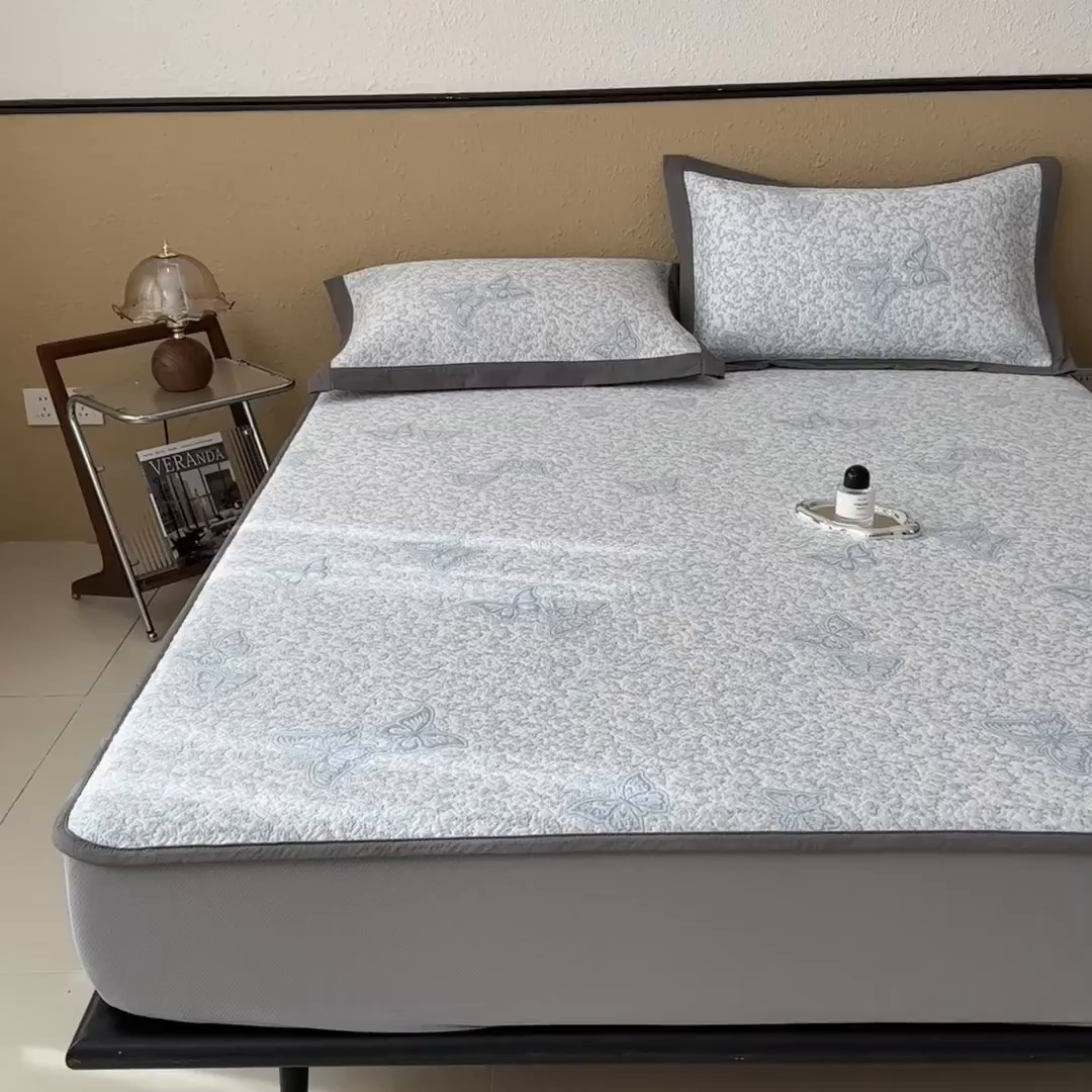 91家纺网 家纺一手货源 找家纺 几禾 2026新款凉感抗菌提花豆豆凉席蝶舞花语 床笠-蝶舞花语-清新蓝