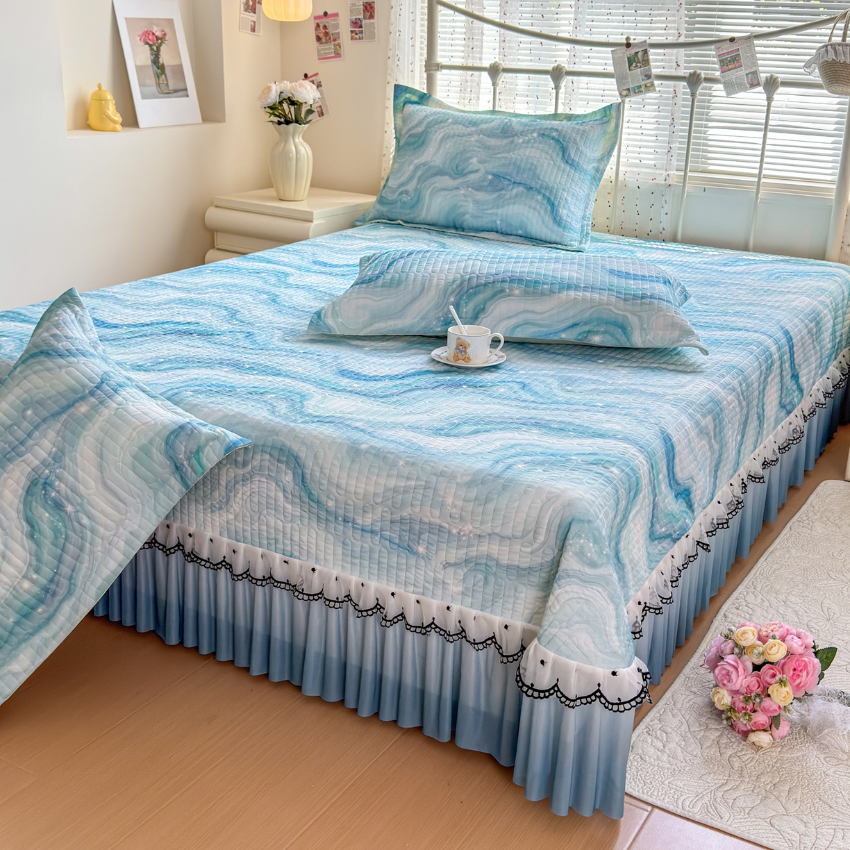 91家纺网 家纺一手货源 找家纺 鑫利来家纺 2026新款凉感丝小冰皮软凉席三件套蕾丝花边床裙款养生空调席子三件套单凉席 星河